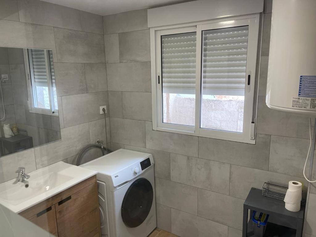 Bel Appartement Roses Plage Exterior foto
